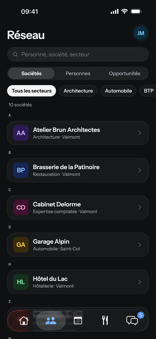 Écran de l'app (Démoniak Hockey) : Annuaire des sociétés. Sociétés partenaires classées de A à Z avec secteur et ville, recherche et filtres par secteur.