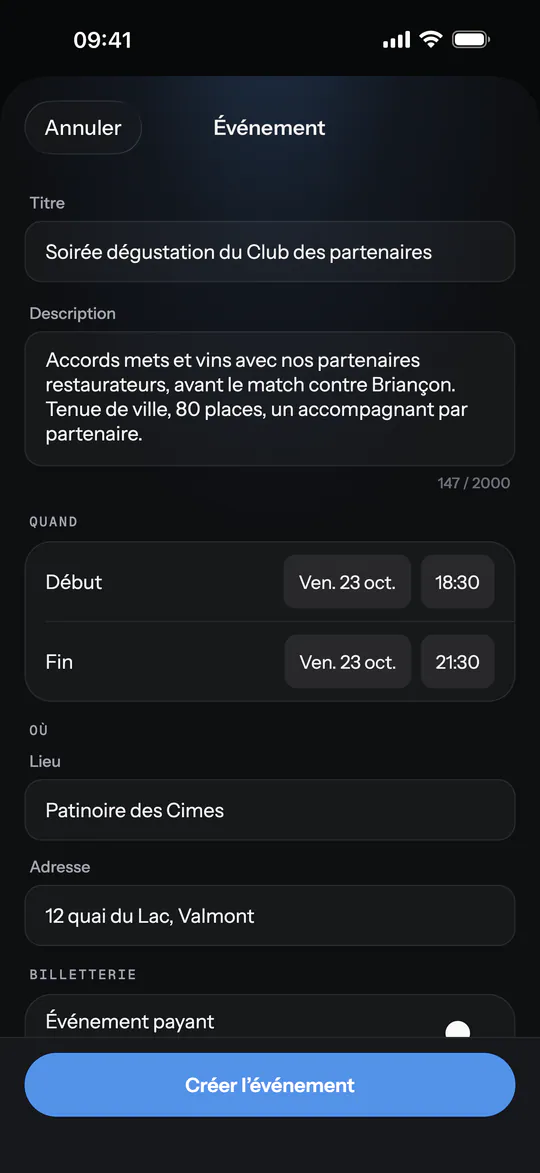 Écran de l'app (Démoniak Hockey) : Création d'événement. Formulaire « Événement » en feuille : titre, description, dates de début et de fin, lieu, adresse, billetterie.